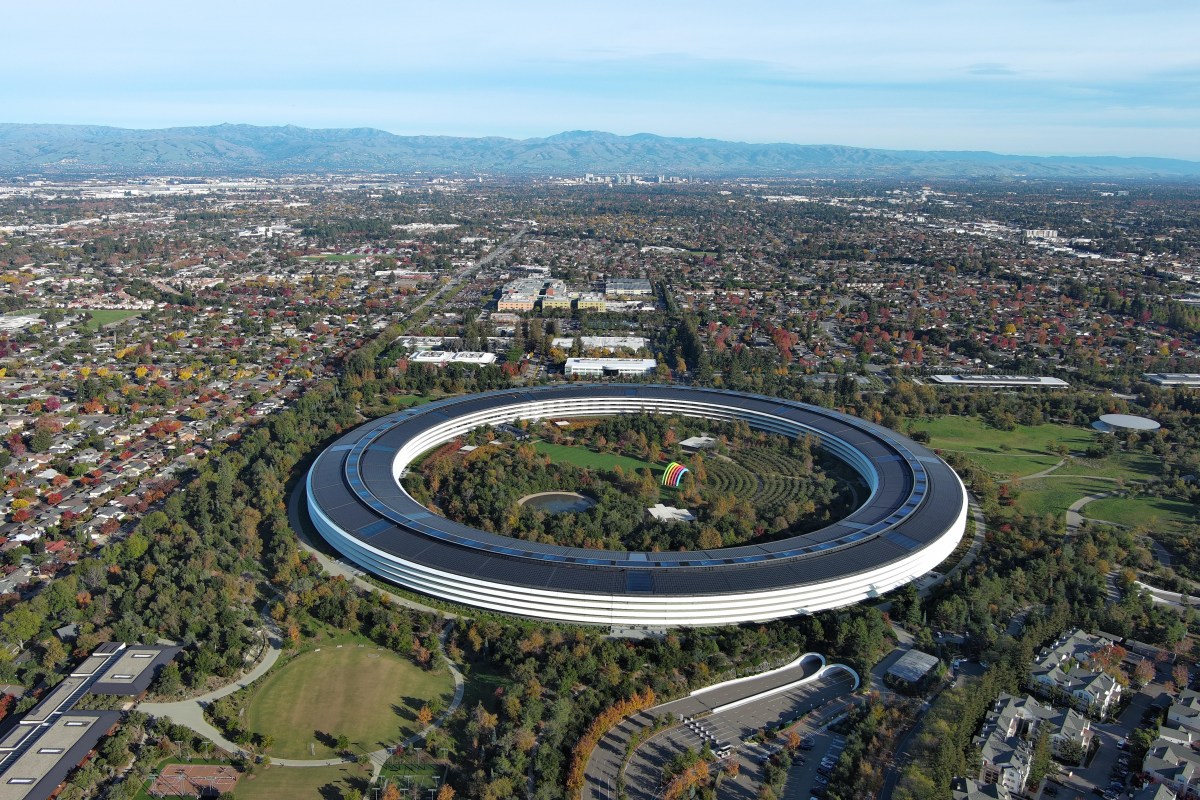 Apple dan Google Diperintahkan Hapus Aplikasi 'Nudify' dari App Store dan Google Play