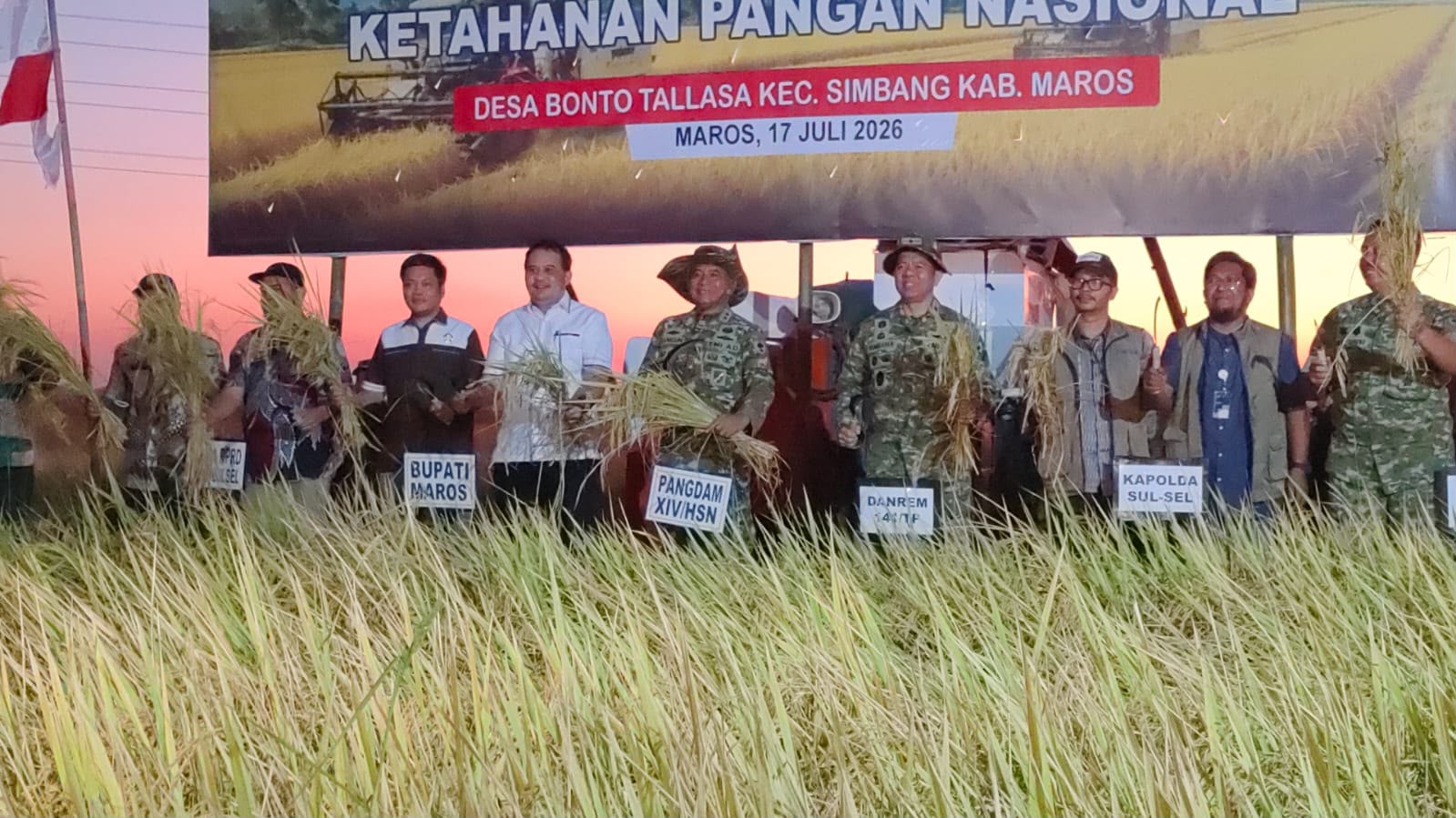 Pangdam Pastikan Bulog Serap Gabah Petani Maros Hingga November 2026, Target 1,35 Juta Ton