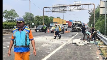 Kecelakaan Beruntun di Tol Bintara Tewaskan Sopir Truk Kontainer, Polisi Duga Microsleep