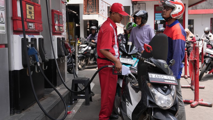 Subsidi BBM Tepat Sasaran Terkendala Data Penerima, Antrean di SPBU Diprediksi Makin Panjang