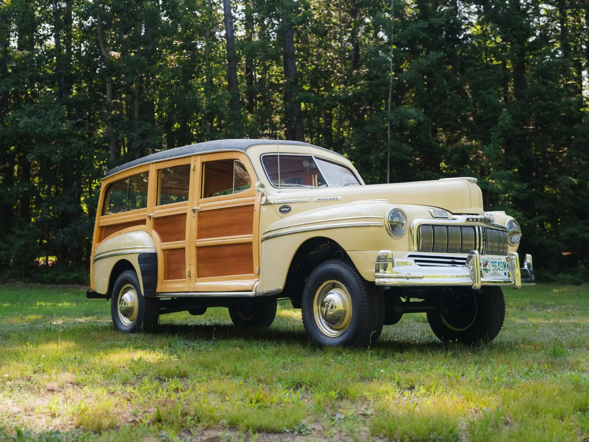 Mercury Woody 4x4 1948, Station Wagon Kayu Mewah dengan Penggerak Empat Roda Dilelang