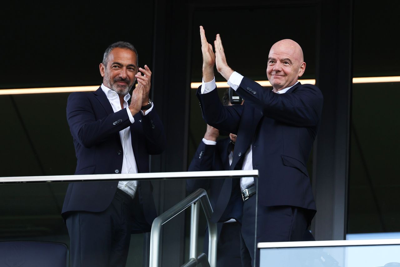 Youri Djorkaeff Kini Jadi Orang Kepercayaan Gianni Infantino di FIFA, Habiskan 99 Persen Waktu Bersama