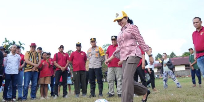 Buka Turnamen Sepak Bola Ankar Bahana Karimawatn Cup 2026, Bupati Landak Peringatkan Sanksi Adat bagi Pemicu Keributan