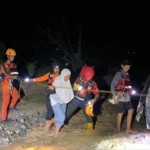 Banjir Bandang Agam: 450 Warga Terdampak Tanggul Jebol Dievakuasi, 7 Orang Sempat Terjebak di Jorong Labuah
