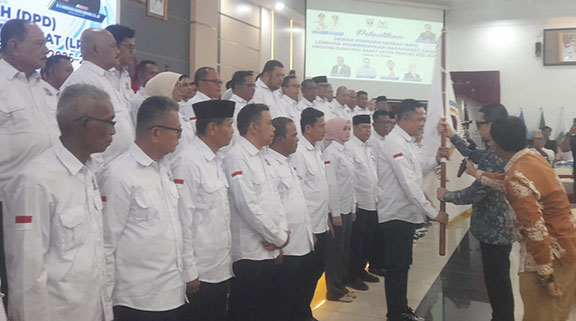 Ketua Umum LPM RI Ahmad Doli Kurnia Tandjung Lantik Pengurus DPD Sumatera Barat 2025–2030, Ini Tugas Besar yang Ditunggu