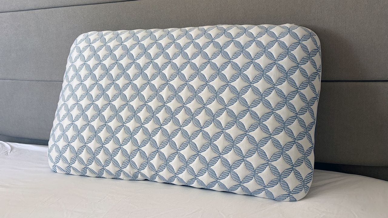 Review Bantal Helix Cooling Memory Foam: Empuk Seperti Marshmallow, Tidak Panas Meski Saat Cuaca Ekstrem