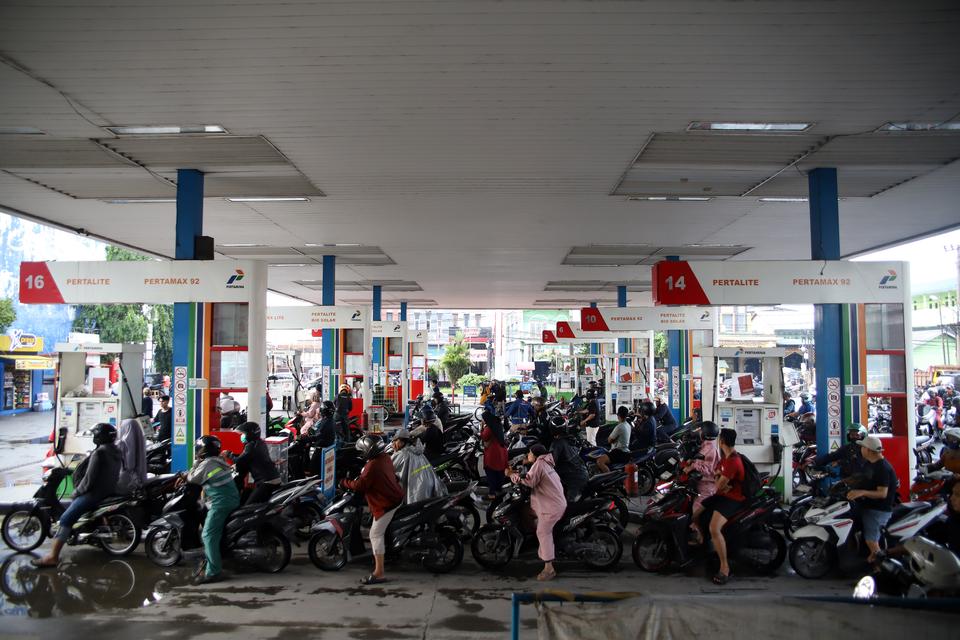 Antrean BBM di Sumatera Mulai Mengendur, Pertamina Kerahkan Tanki Tambahan hingga Perpanjang Jam Operasi SPBU