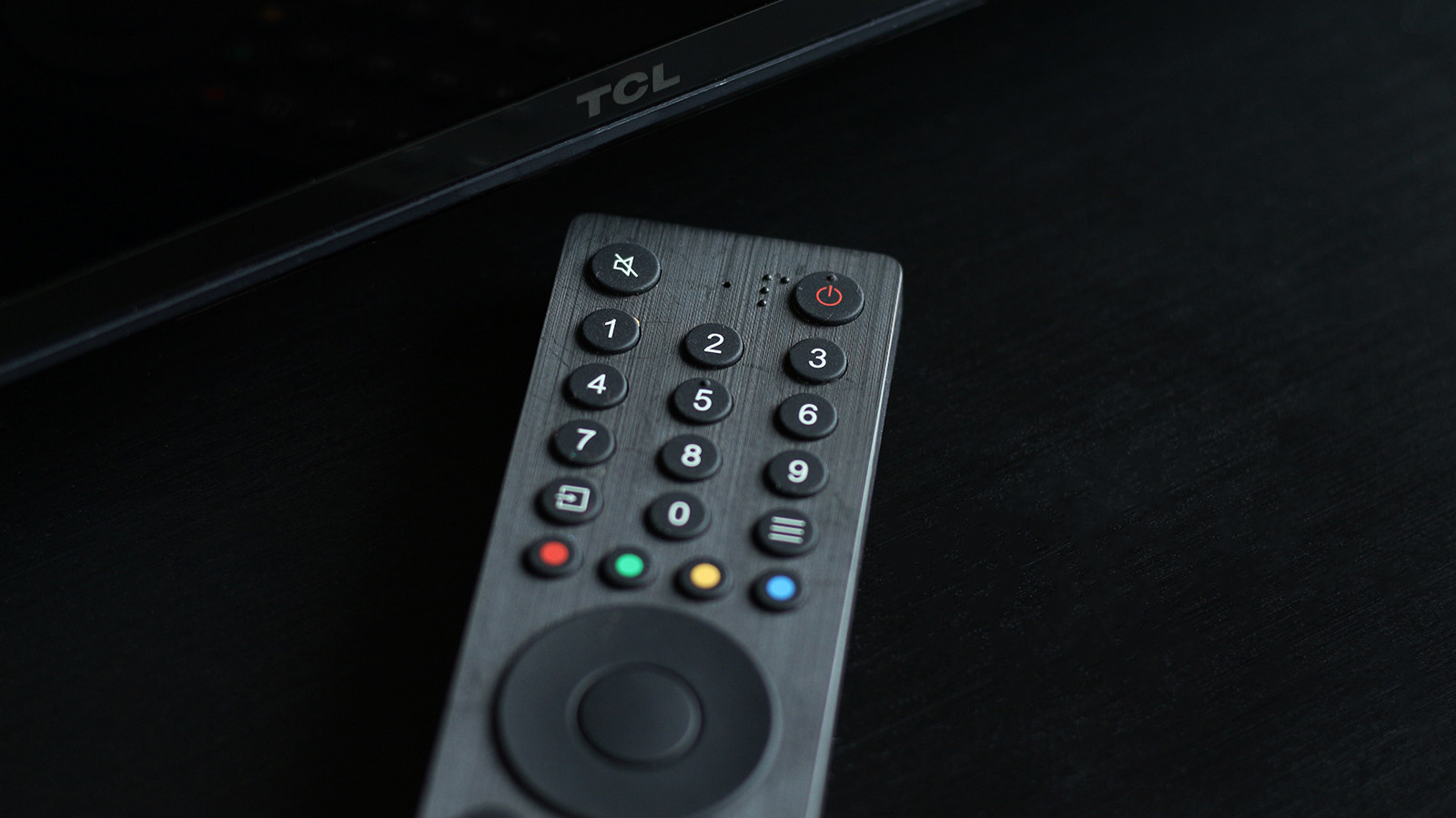 Mengapa Hampir Semua Remote TV Masih Pakai Inframerah, Bukan Bluetooth