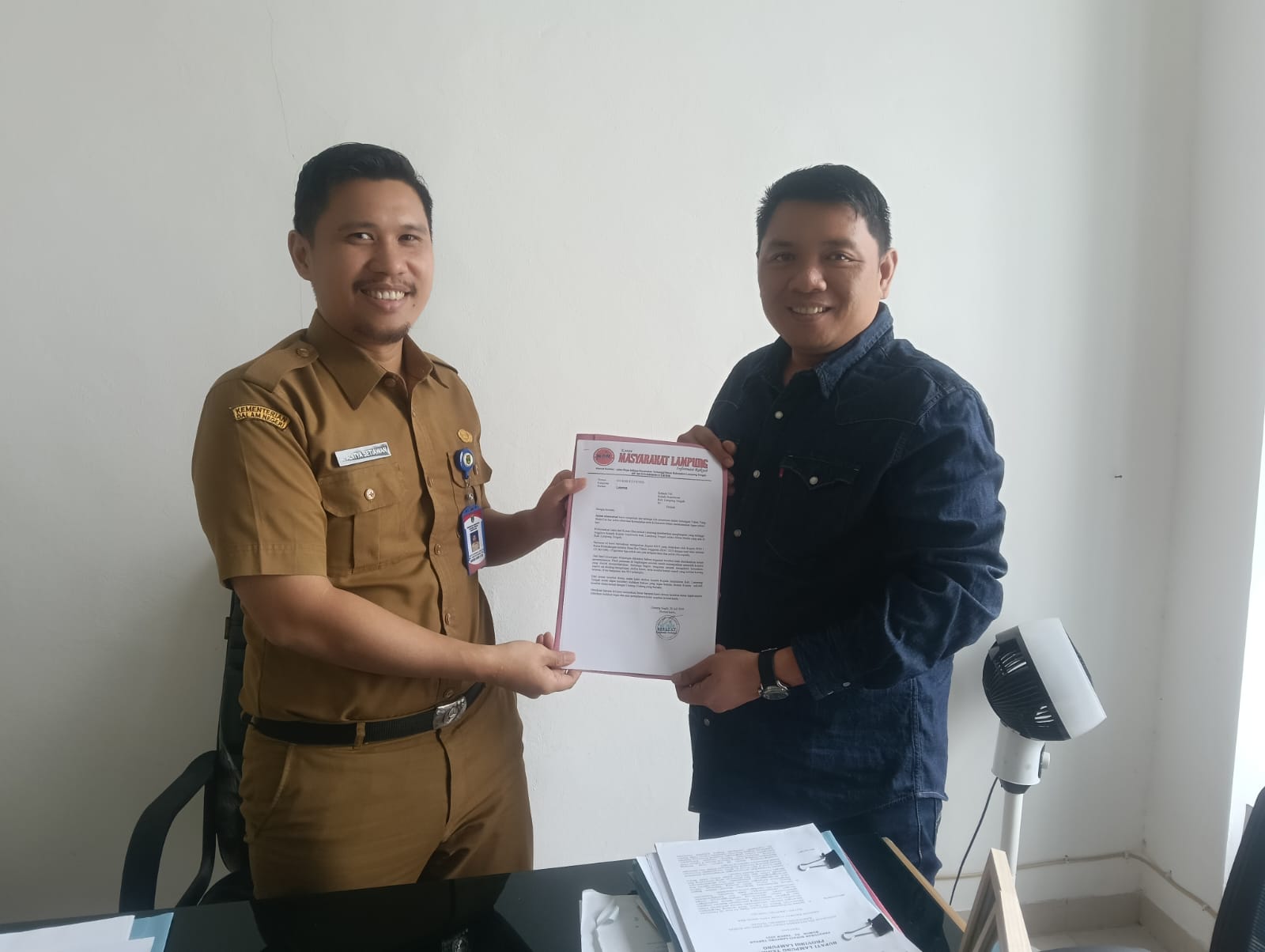 Masyarakat Peduli Pendidikan Lamteng Hidayat Resmi Laporkan Kepala SDN I Rama Kelandungan Marsudi ke Inspektorat Terkait Dugaan Korupsi Dana BOS