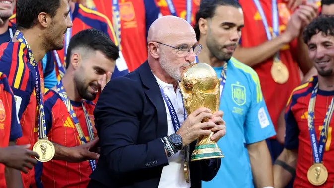 Luis de la Fuente dan Fenomena Pelatih Juara Dunia Tanpa Pengalaman Klub Elite