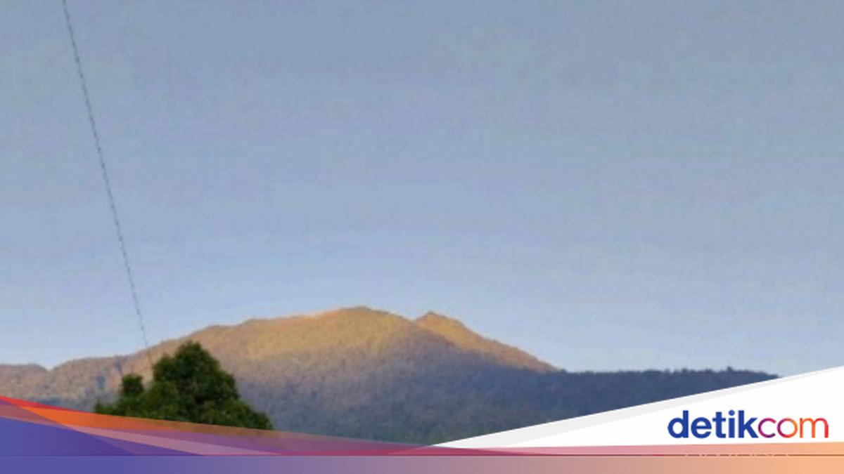 Gunung Sorikmarapi di Mandailing Natal Naik Status Waspada, Radius 1,5 Km dari Kawah Dilarang Dimasuki