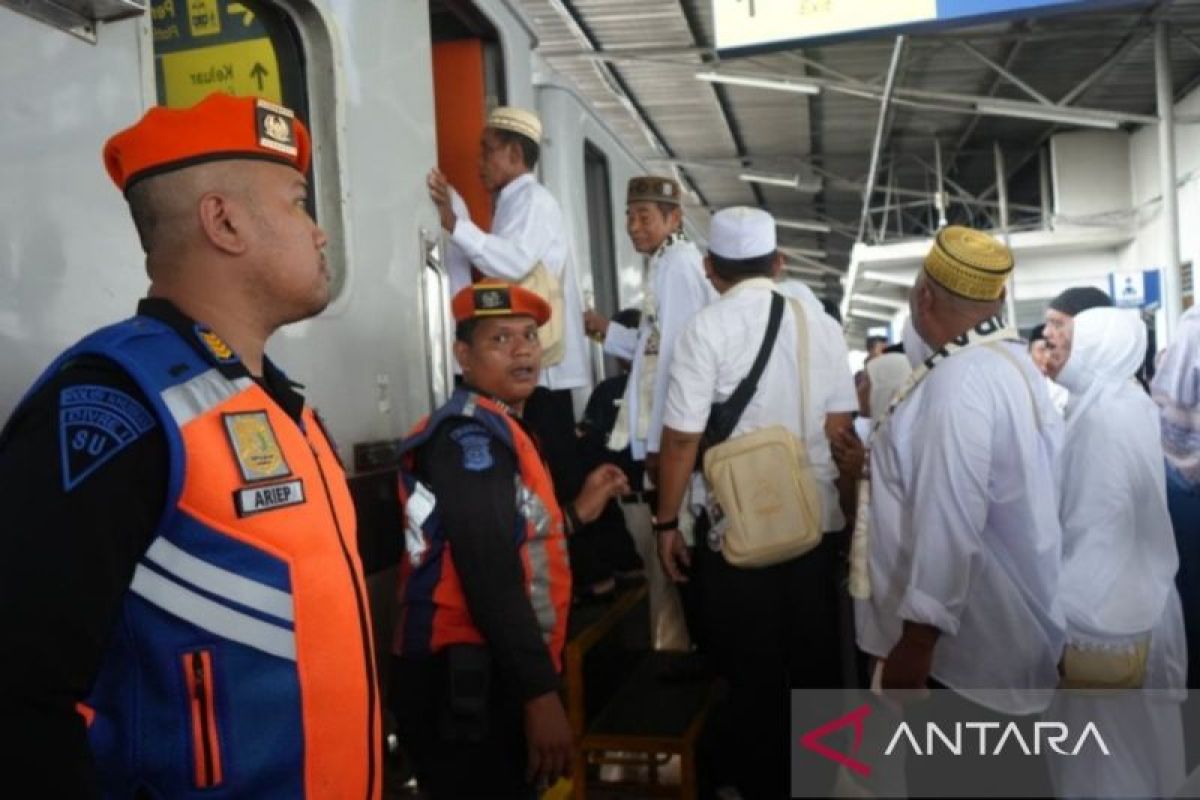 KAI Divre I Sumut Catat 388 Perjalanan Rombongan di Semester I 2026, 121 Jamaah Umrah Labuhanbatu Jadi Bukti Integrasi Moda
