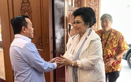 Gubernur Jambi Al Haris Terima Audiensi Ketum Walubi Siti Hartati Murdaya, Bahas Program Kerukunan Umat hingga Tingkat Desa