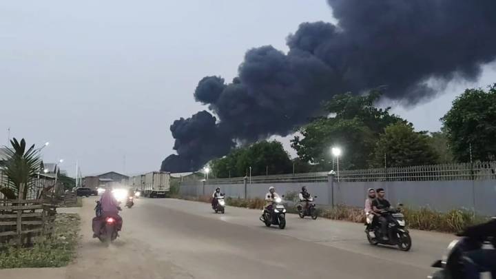 Kebakaran Hebat Hanguskan Pabrik Dupa di Periuk Tangerang, 14 Damkar dan 60 Personel Dikerahkan
