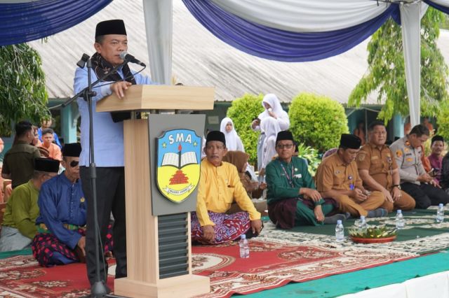SMAN 1 Muaro Jambi Gelar Penyerahan Murid Baru Secara Adat, Gubernur Al Haris Apresiasi Inovasi Berbasis Kearifan Lokal