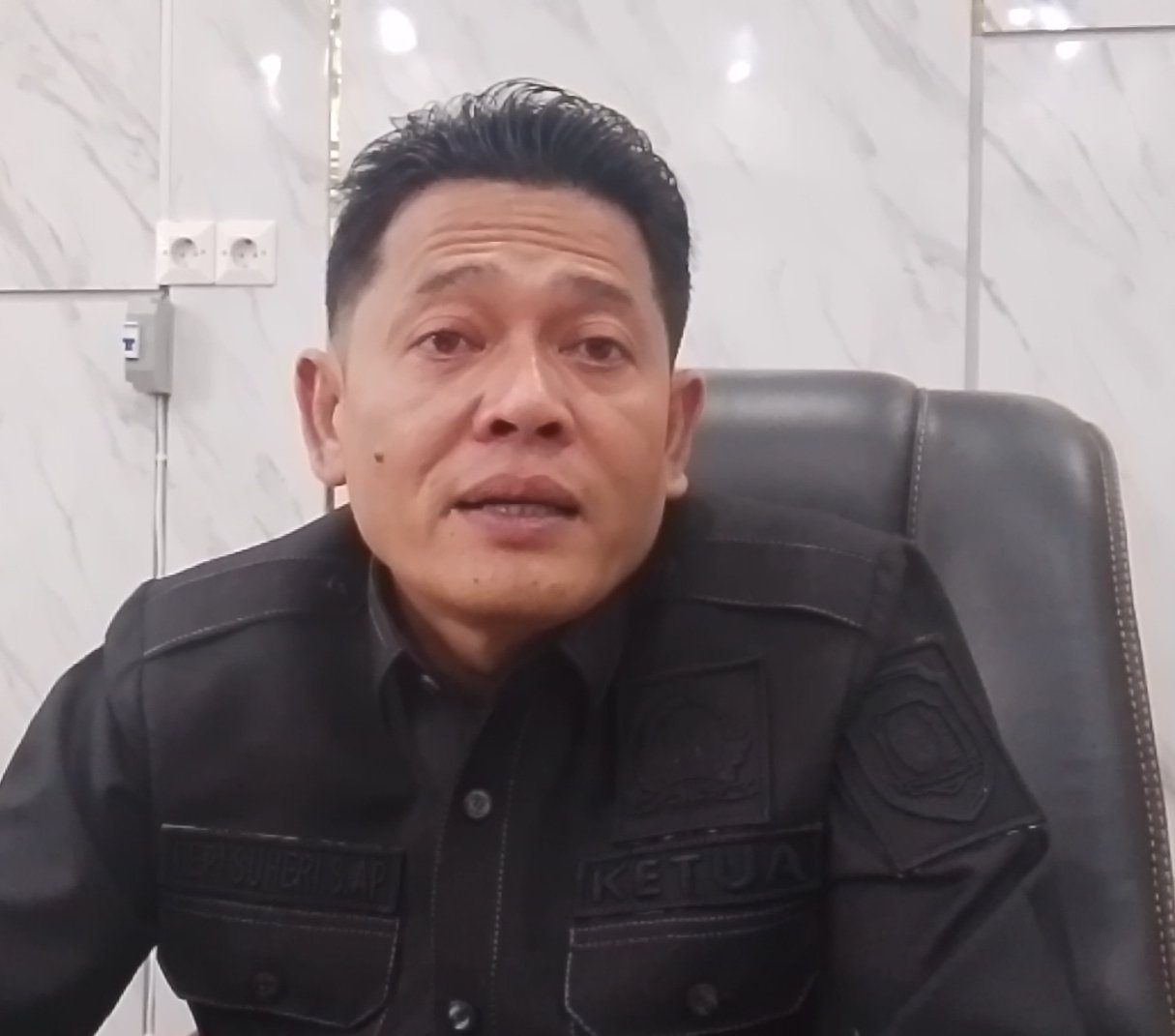 Ketua DPRD Bengkulu Tengah Fepi Suheri Desak Kadisdikbud Segera Terbitkan Ijazah 35 Siswa SDN 09 yang Tertunda