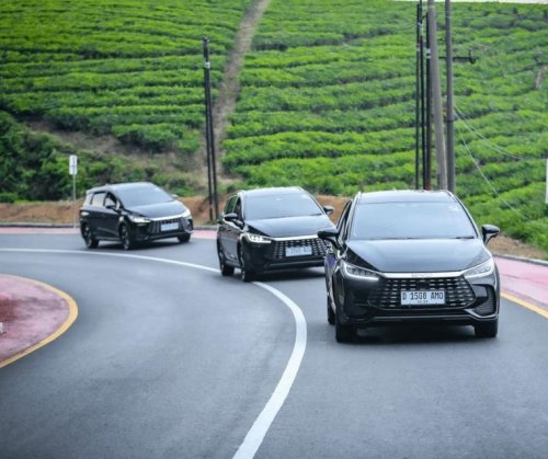 BYD M6 DM PHEV Diuji di Rute Bandung-Subang, Buktikan Kemampuan Hybrid Tangguh dan Irit BBM
