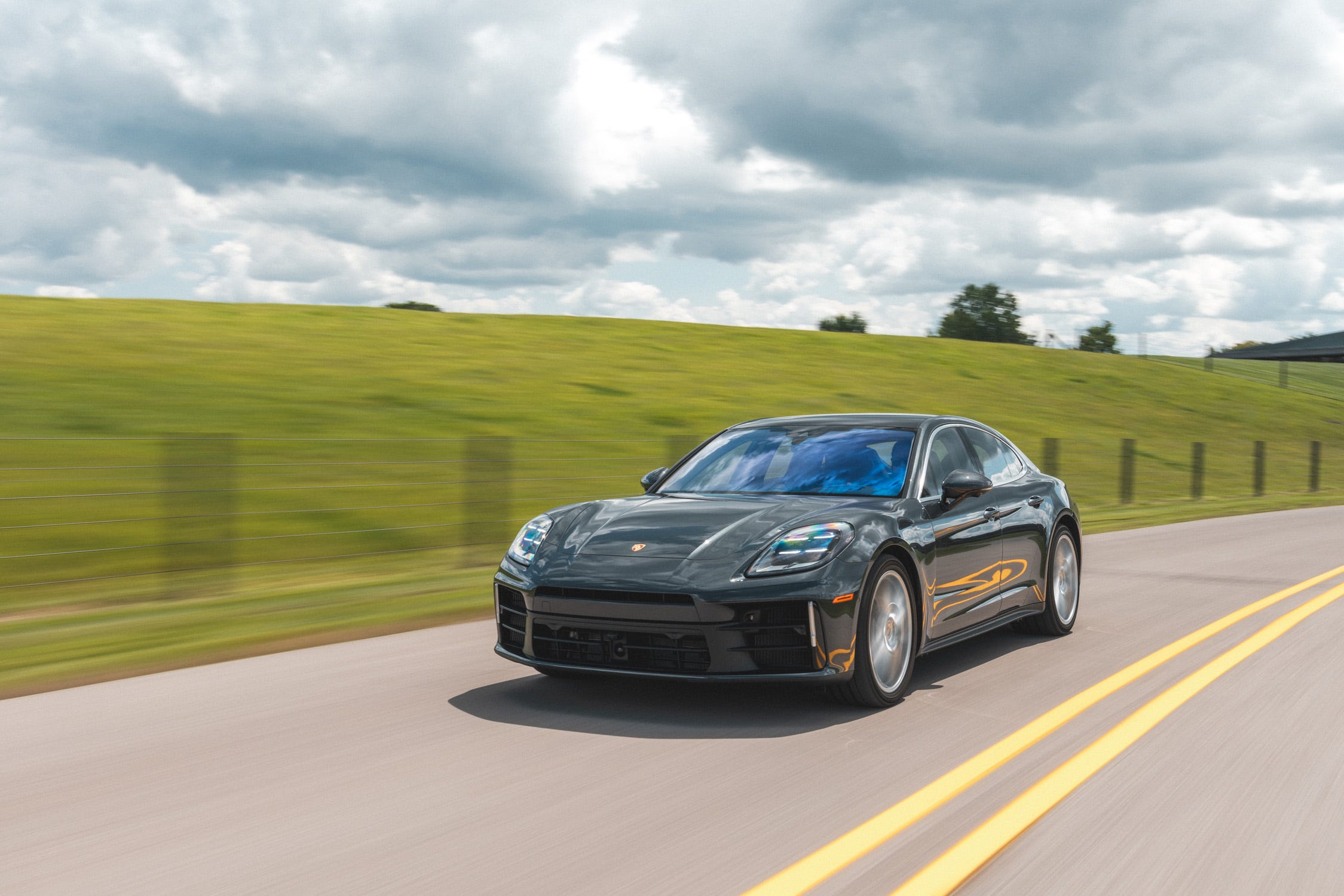 Porsche Panamera 2027: Sedan Mewah dengan DNA 911, Varian Hybrid Mampu Tempuh 48 Km Listrik Murni