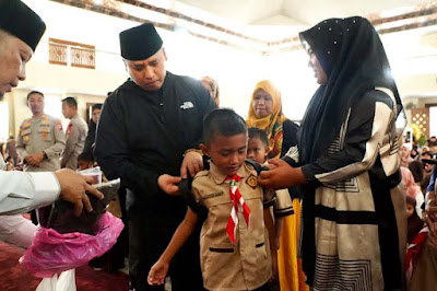 Pemkot Padang Panjang Salurkan 597 Paket Seragam Sekolah Gratis untuk Siswa SD dan SMP, Total Rp 675 Juta