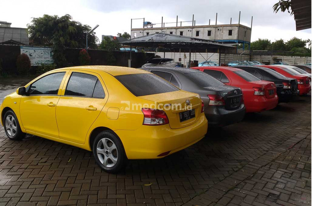 Tips Membeli Mobil Sedan Bekas Rp50 Jutaan, Cek Kaki-Kaki dan Surat Jadi Kunci