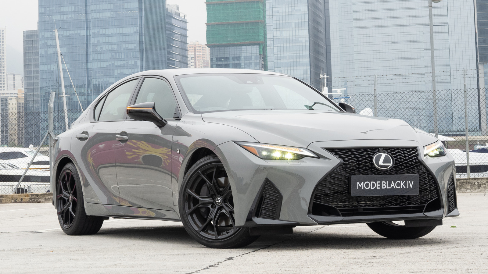 Paket F Sport Lexus: Bukan Sekadar Lencana, Ini yang Didapat dan Model yang Tersedia