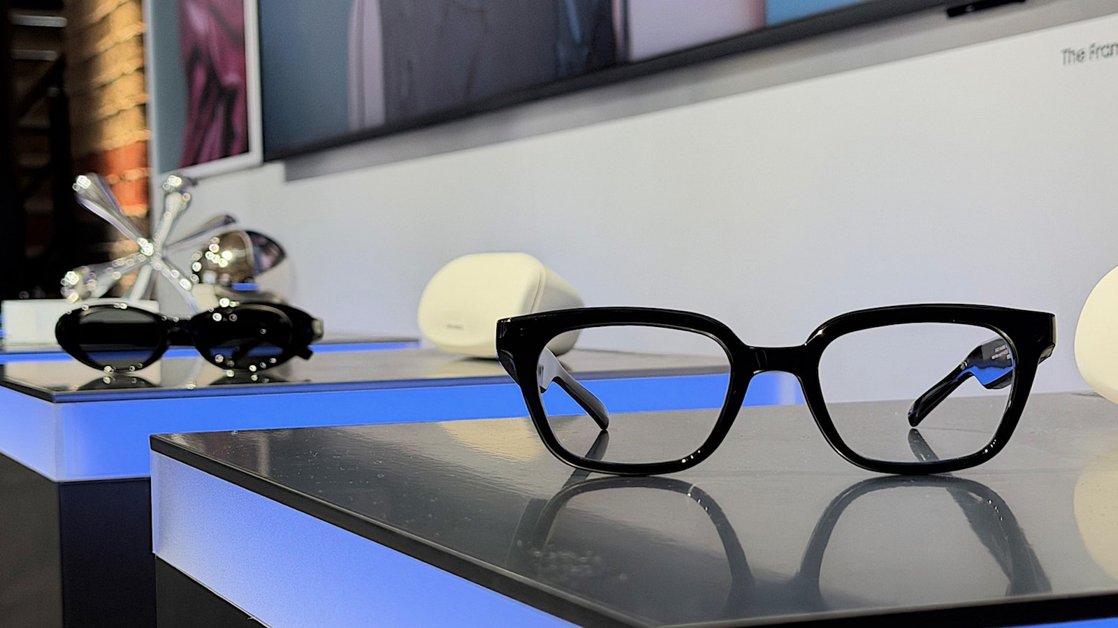 Samsung Umumkan Kacamata Pintar dengan Baterai 9 Jam dan Casing Pengisi Daya