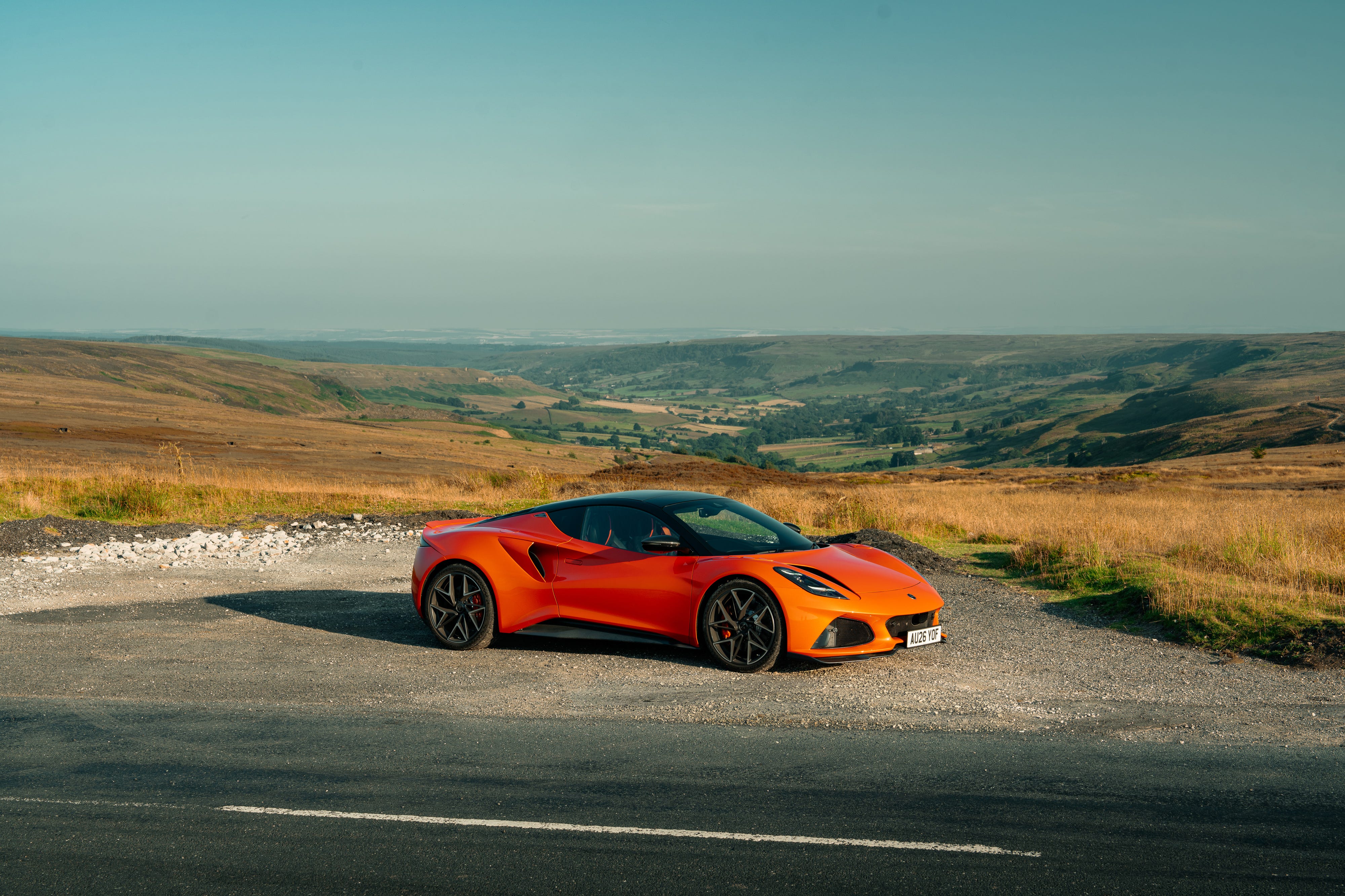Lotus Emira 2027: Sport Murni dengan DNA Analog, Harga Setara Supercar