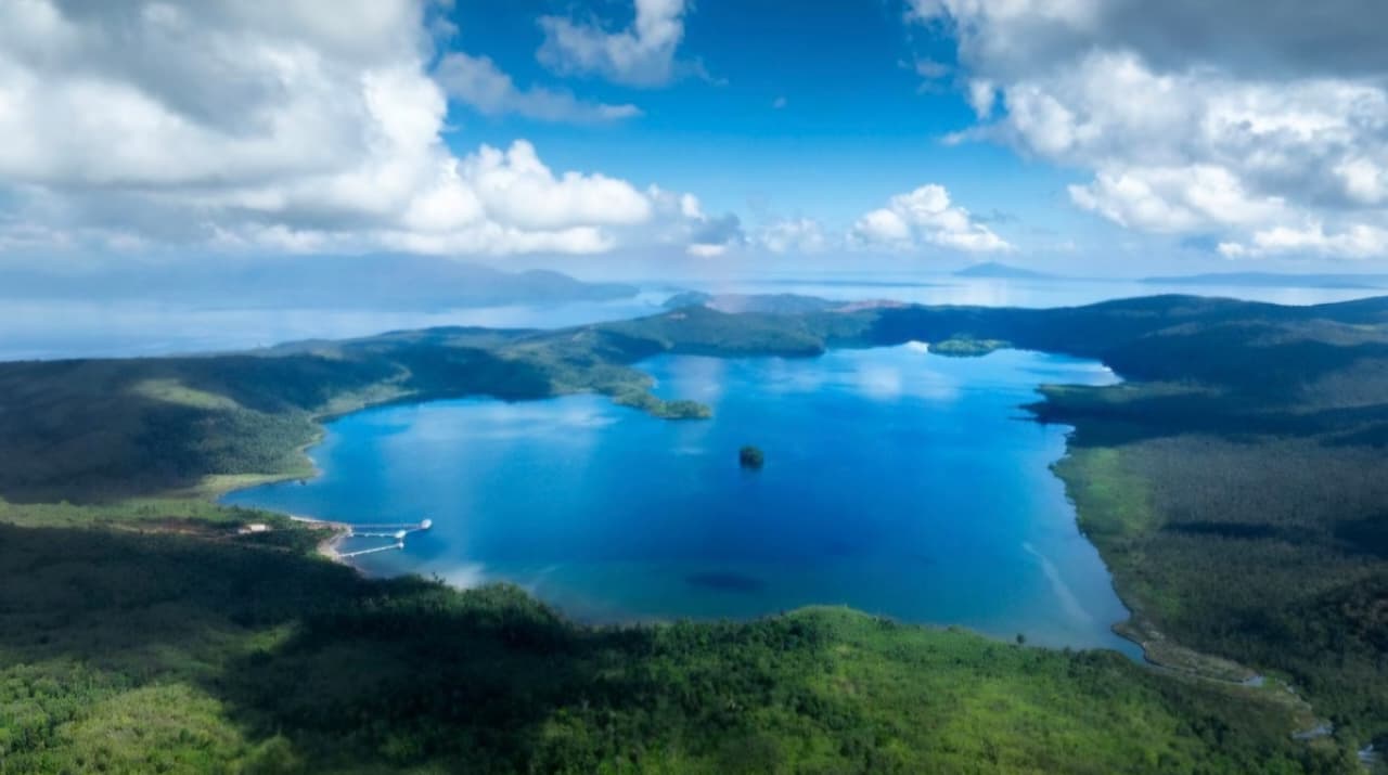 Harita Nickel Pantau Kualitas Air Danau Karo di Tengah Kawasan Industri Pulau Obi, Maluku Utara