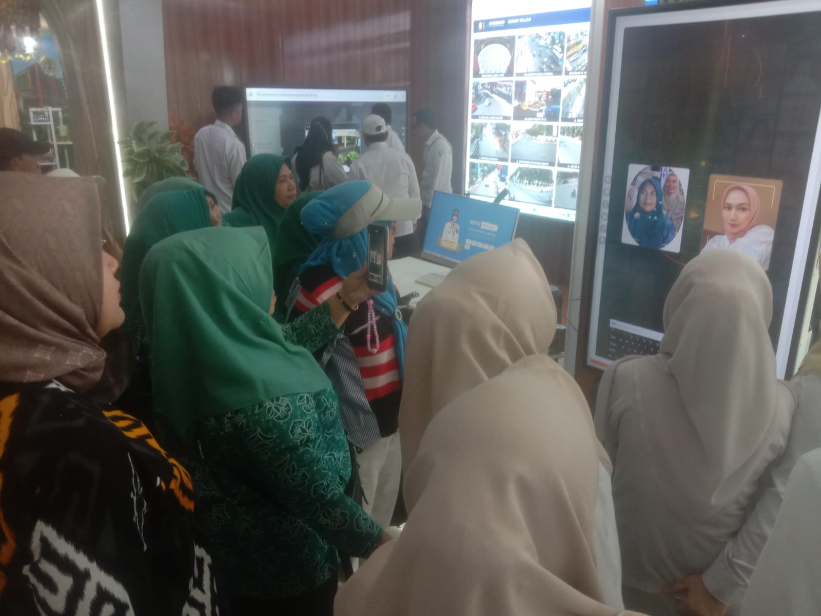 Aplikasi Rupa Wajah di Bandar Lampung Expo 2026 Diserbu Pengunjung, 500 Orang Antre Cek Kemiripan dengan Artis