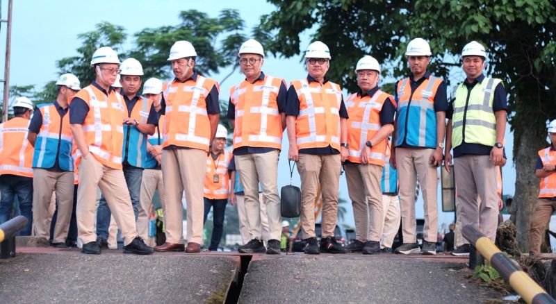 Pelindo Kantongi Pendapatan Rp44 Miliar dari Pelabuhan Jambi, Komut Agus Suhartono Turun Langsung ke Talang Duku