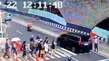 Tiga Personel Polda Jabar Terlibat Insiden Alphard Terobos Pelican Crossing, Pelat Diduga Palsu