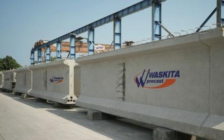 Waskita Beton Precast Kirim 90 Balok PC-I Girder ke Proyek Jalan dan Jembatan di Bali, Target Tikungan Berkurang 65 Persen