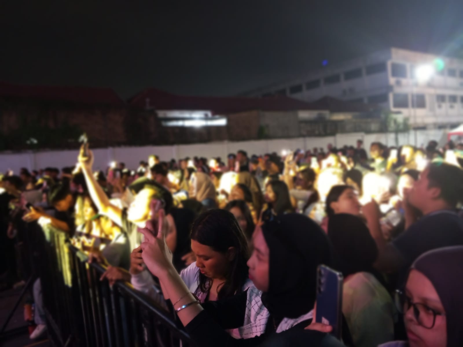 Ribuan Kawula Muda Medan Larut dalam Lagu-Lagu Budi Doremi di Pekan Raya Sumatera Utara ke-50