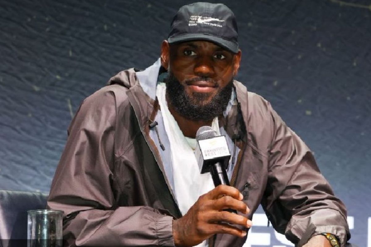 LeBron James Resmi Bergabung dengan Philadelphia 76ers, Kontrak Rp143 Miliar untuk Dua Musim