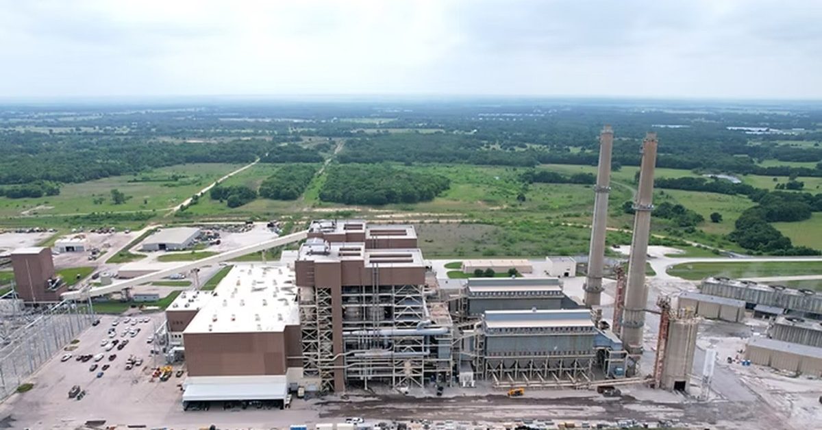 Proyek Solar Farm Raksasa 1,2 GW di Texas Mulai Dibangun, PLTU Batu Bara di Sampingnya Tetap Beroperasi