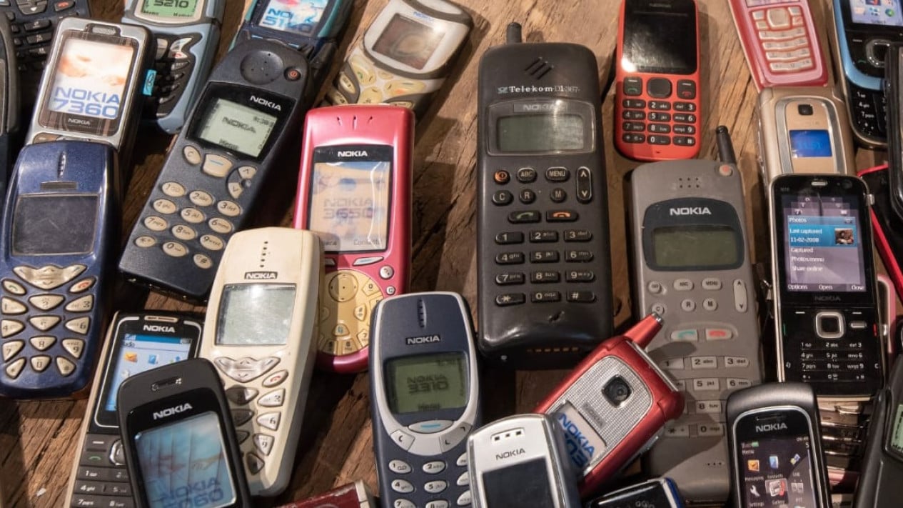 iPhone Generasi Pertama, Nokia 8800 Arte, dan Motorola DynaTAC: Ponsel Jadul yang Harganya Tembus Ratusan Juta