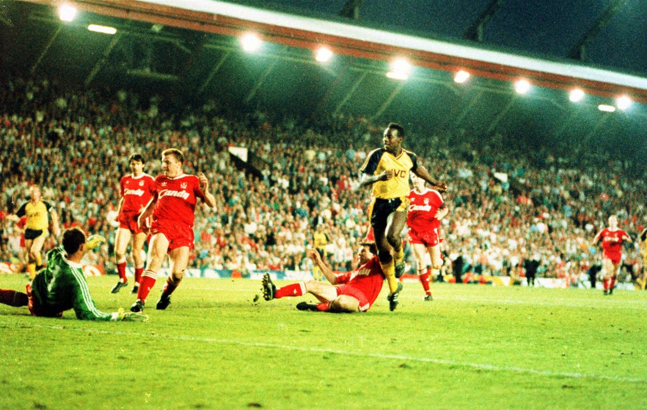 Malam Legendaris di Anfield: Alan Smith Ceritakan Drama Gelar Arsenal 1989 yang Tak Akan Pernah Terulang
