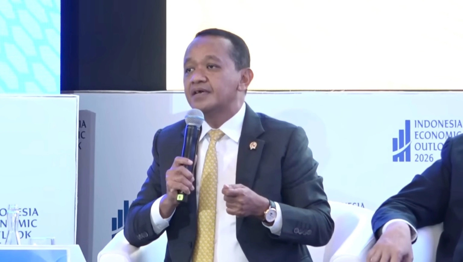 Bahlil Prediksi Hidrogen Saingi Mobil Listrik dalam 5–10 Tahun, Impor Minyak RI Masih 700 Ribu Barel per Hari