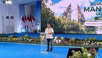 Menteri Trenggono Pimpin Penanaman 15 Ribu Bibit Mangrove di Tahura Ngurah Rai Denpasar