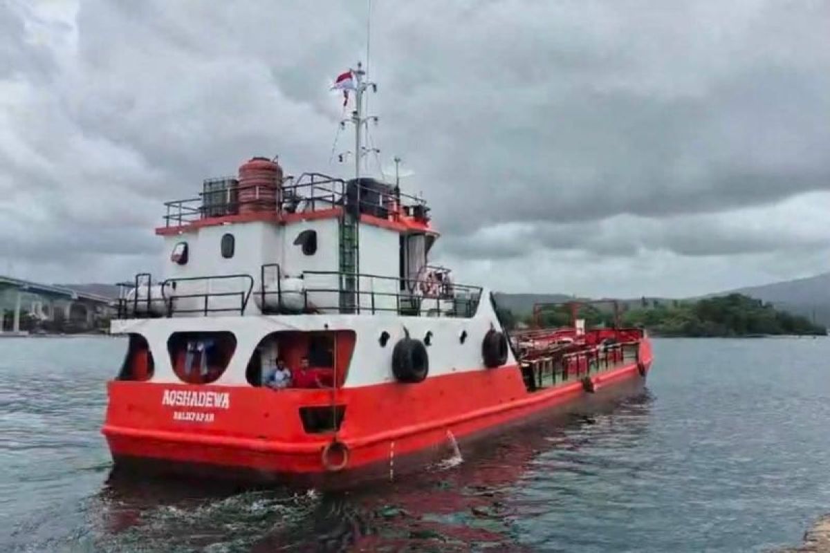 Pertamina Patra Niaga Kirim 63 Kilo Liter BBM ke Banda Neira, Cukup 25 Hari