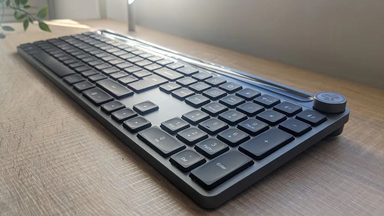 Review JLab Epic Wireless Keyboard: Skor 4/5 dari TechRadar, Harga Diskon $59,99 di Best Buy