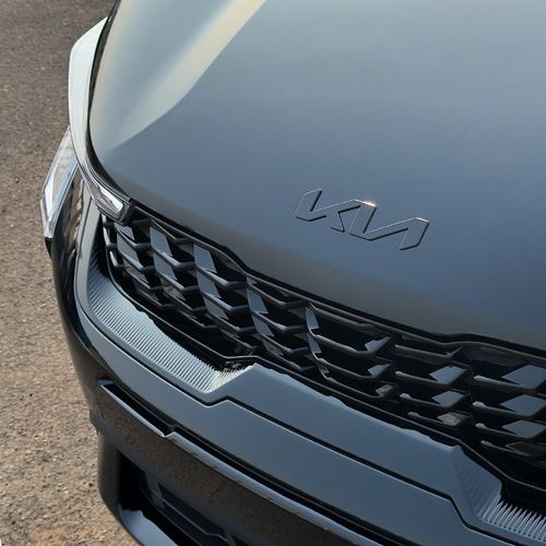 Kia Carens dan Sonet Limited Black Edition GIIAS 2026 Resmi Dijual, Hanya 250 Unit