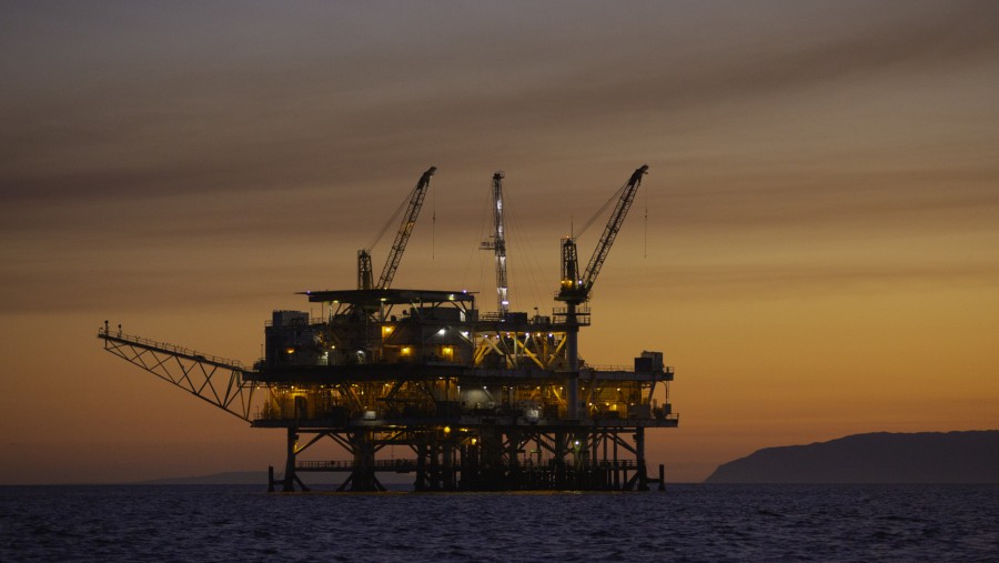 Harga Minyak Mentah Dunia Anjlok, Houthi Klaim Serang Fasilitas Aramco – Potensi Dampak ke BBM Indonesia