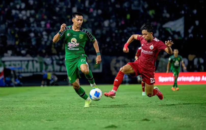 Persebaya Taklukkan Persija 1-0 di GBT, Penyelamatan Ernando Ari Jadi Kunci Kemenangan Perdana
