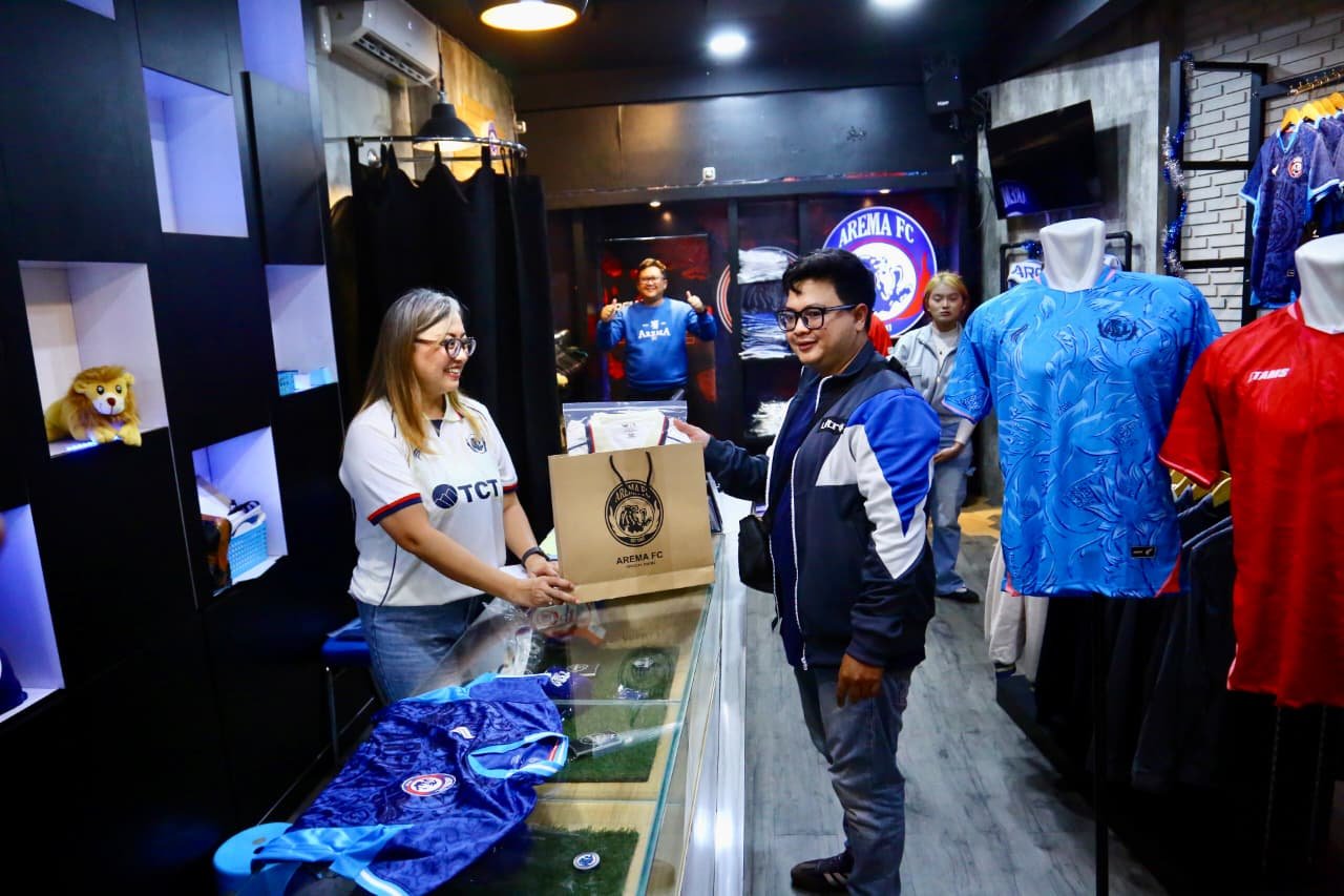 Arema FC Store Buka Akses Nonton Latihan Tim bagi 200 Pembeli Perdana Jersey Piala Presiden 2026