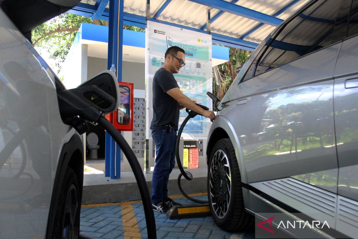 Insentif Motor Listrik Rp 5 Juta Dikaitkan dengan Program Mobil Nasional, Ini Kata Airlangga Hartarto