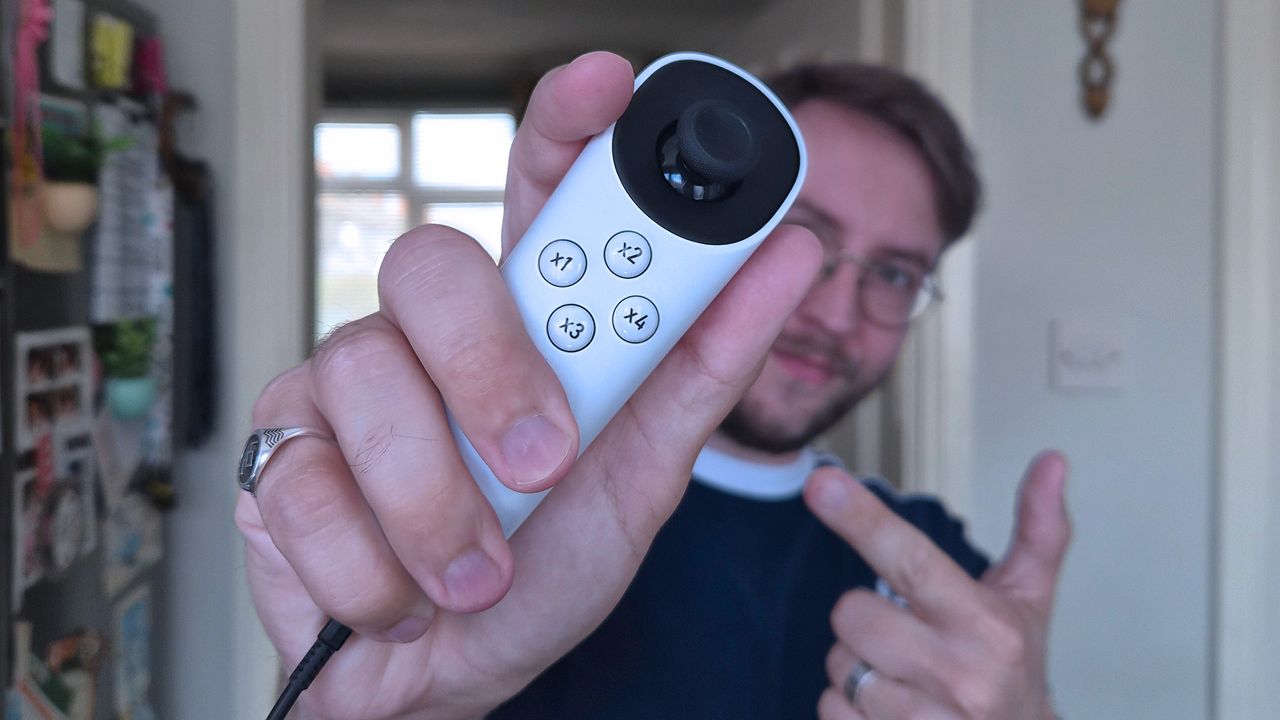 Stik Adaptif Xbox Berubah Jadi Penyelamat bagi Gamer dengan Disabilitas, Tapi Masa Depannya Kini Diragukan