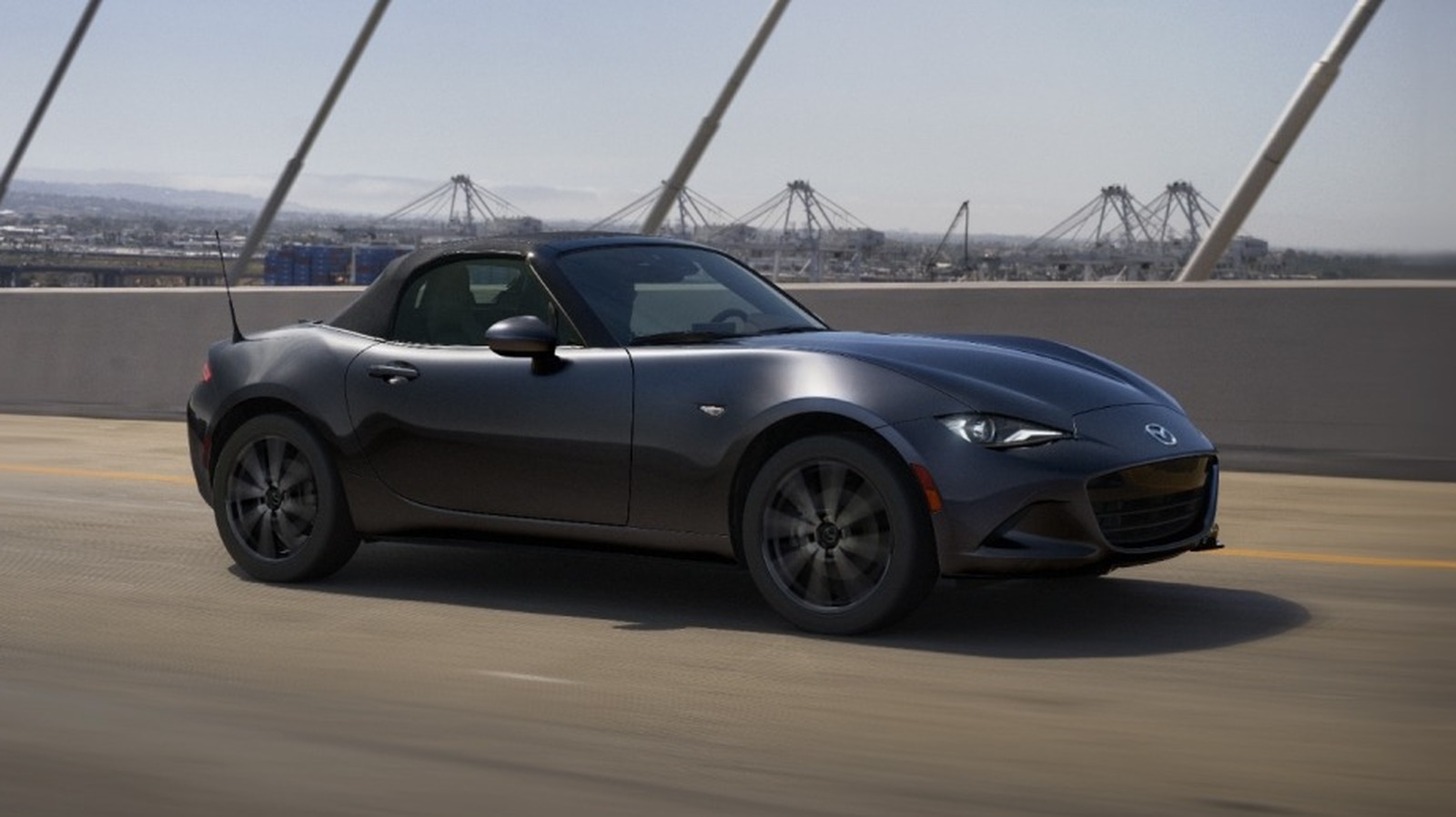 Mazda MX-5 Miata Bisa Muat Set Golf, Tapi Ada Kompromi yang Harus Diterima
