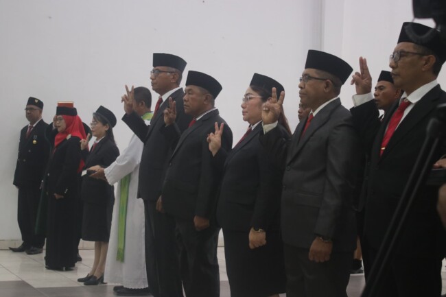 Wakil Bupati Kupang Lantik 54 Pejabat, Tekankan Inovasi dan Jauhkan Birokrasi dari Persaingan Jabatan