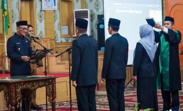 Bupati Sarolangun Hurmin Rotasi Tiga Pejabat Eselon II, Kepala Disdukcapil hingga BPPRD Digeser demi Optimalisasi PAD